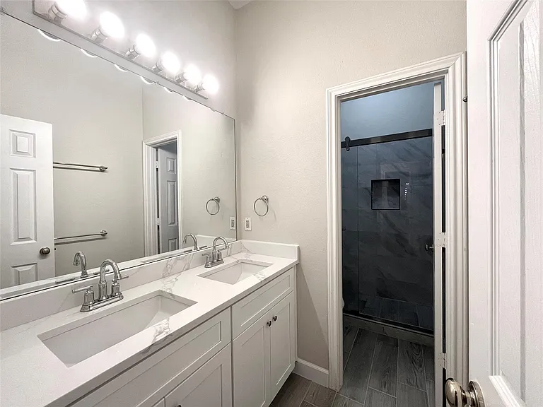 6816 Forest Hills Dr — Photo 23
