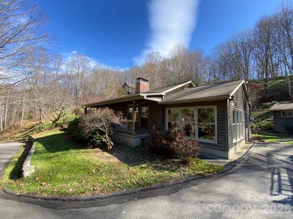 61 Brantley Branch Ln, Waynesville, NC 28786