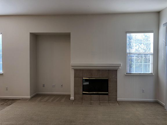 5th image of 221 Faith Ln
