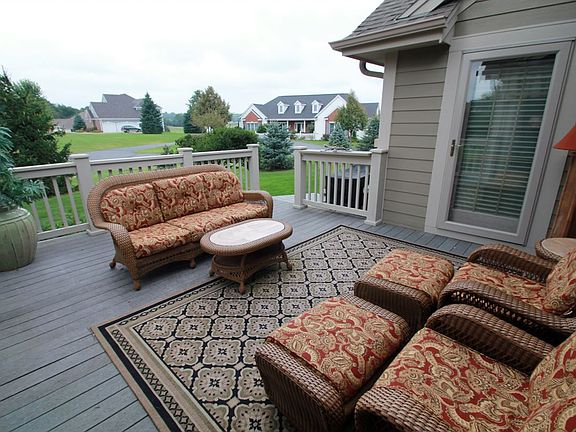 Deck with Automatic awning