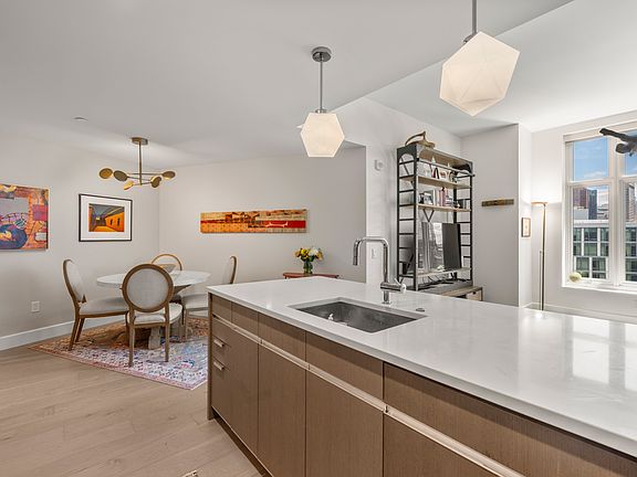 5th image of 100 Lovejoy Wharf Penthouse 3C