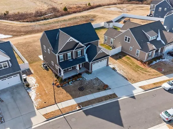 1013 Strawberry Ct, Suffolk, VA 23435