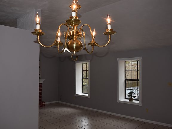 4th image of 2654 Millbank Dr #1
