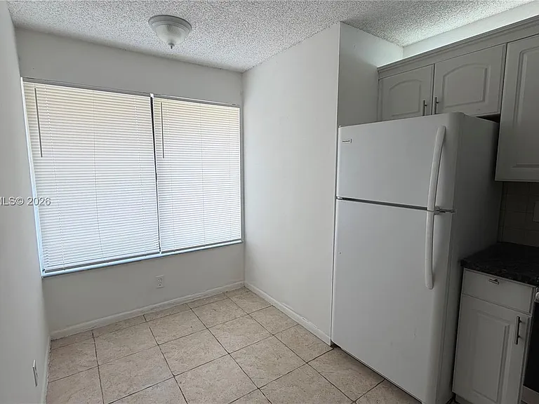 2550 Riverside Dr #223 — Photo 4