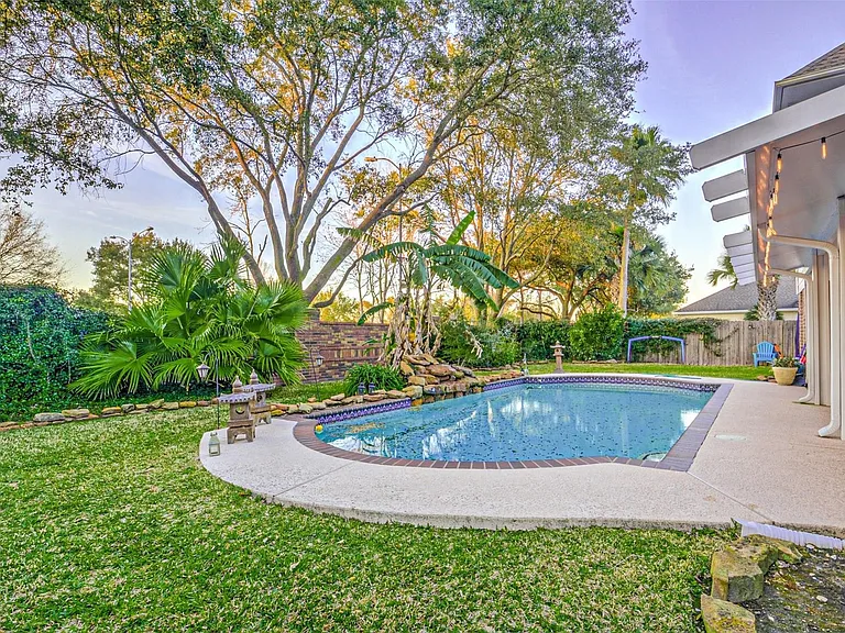 1914 Sand Hollow Ln — Photo 43