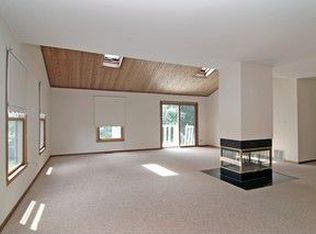 60 N Main St, Glen Ellyn, IL 60137