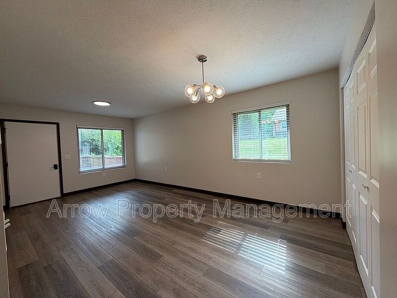 1st image of 455 Lincoln St #9
