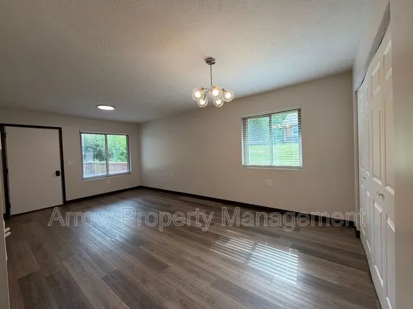 455 Lincoln St #9, Sterling, NE 68443