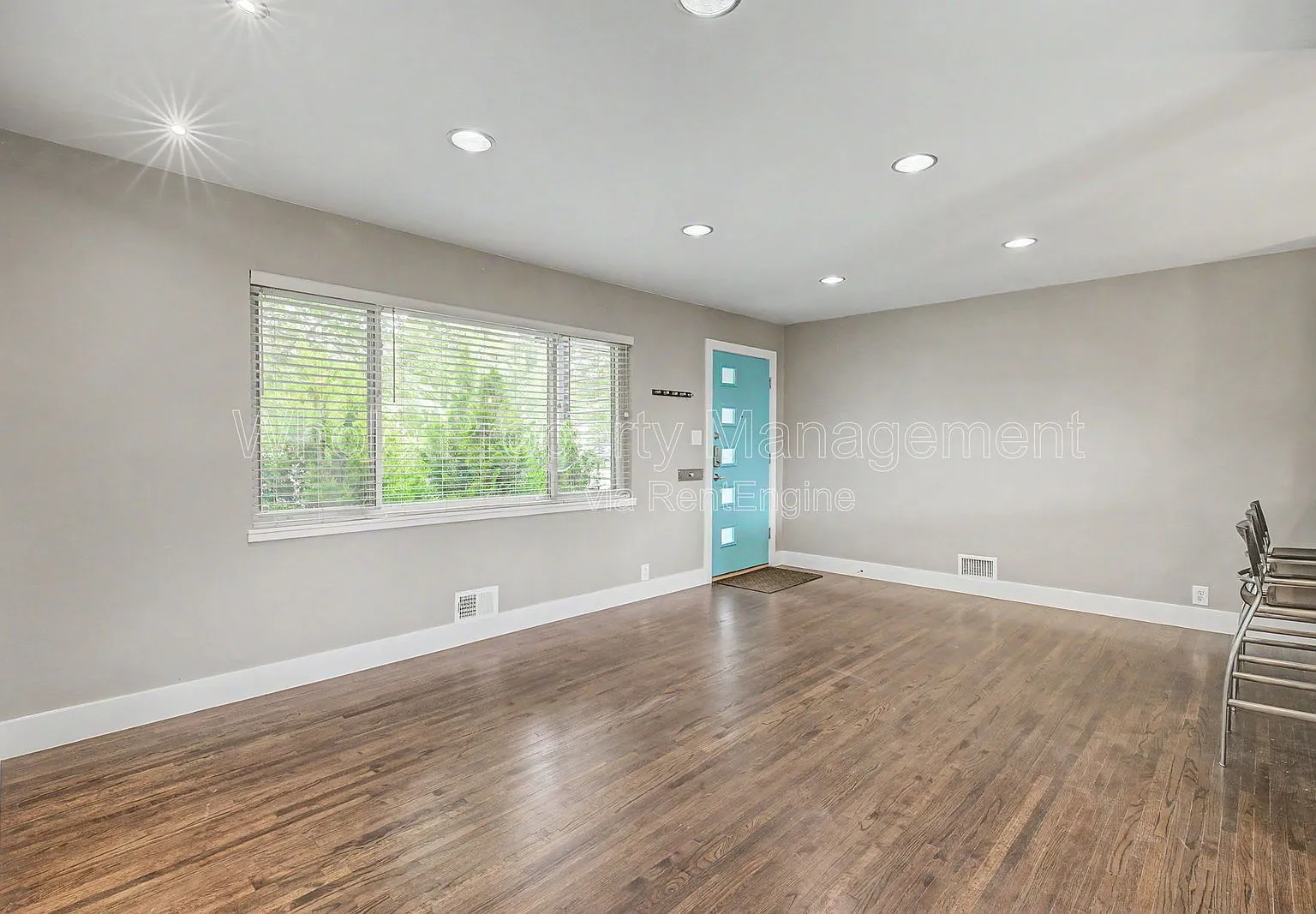 3 bed, 2.0 bath, 1850 sqft, $3,395 — Photo 2