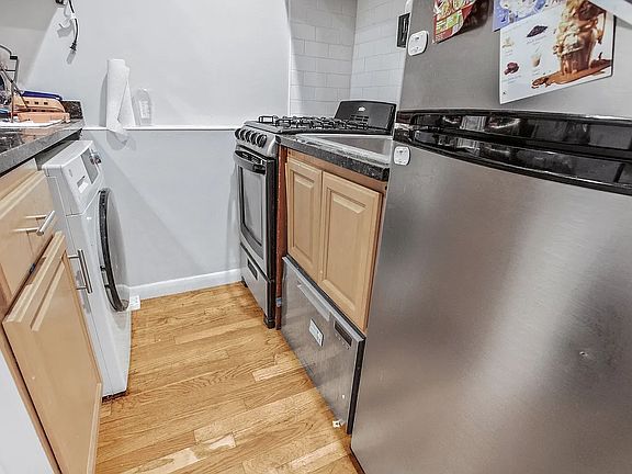 3rd image of 267 W 94th St #2