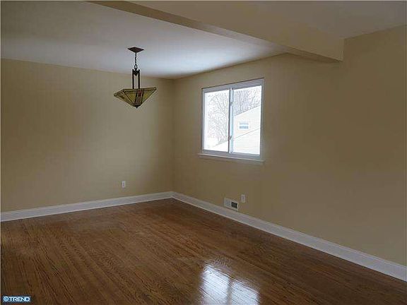 4th image of 24 Wagon Ln