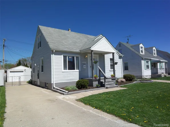 8269 Sterling St, Center Line, MI 48015