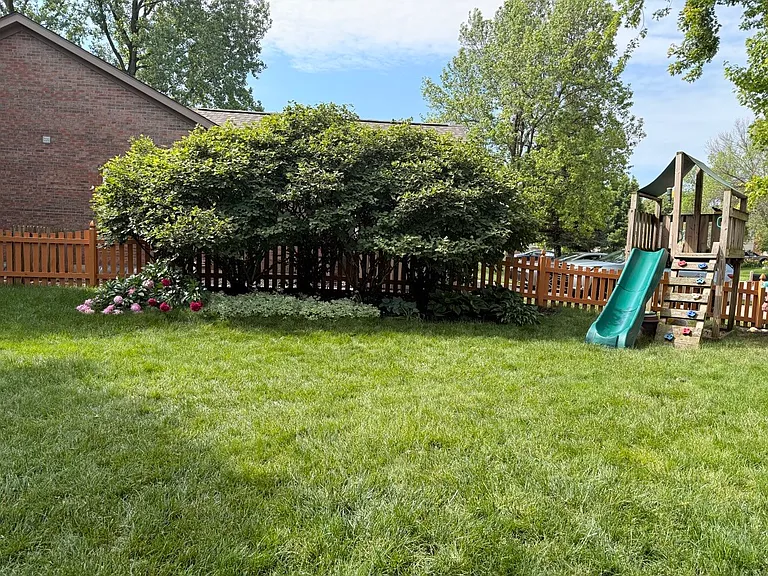 Mantell Ct — Photo 4