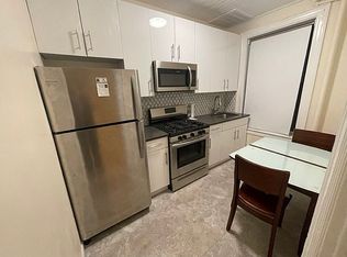 31-64 42nd St #1F, Astoria, NY 11103