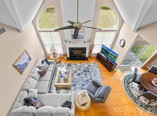 8719 Fieldcroft Dr, Charlotte, NC 28277