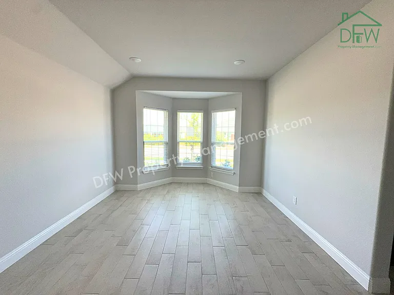 609 Tartane Dr — Photo 7