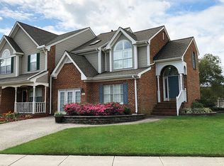 411 S Lake Cir, Chesapeake, VA 23322