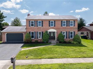 1557 Singer Rd, Wyomissing, PA 19610