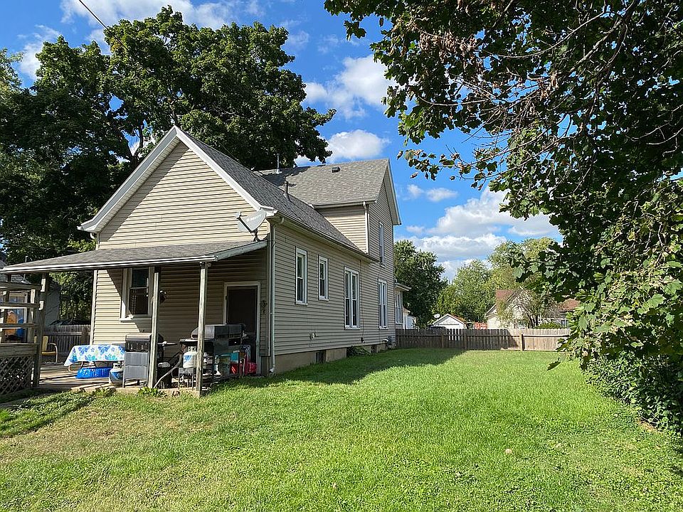 610 W Washington St, Clinton, IL 61727 Zillow