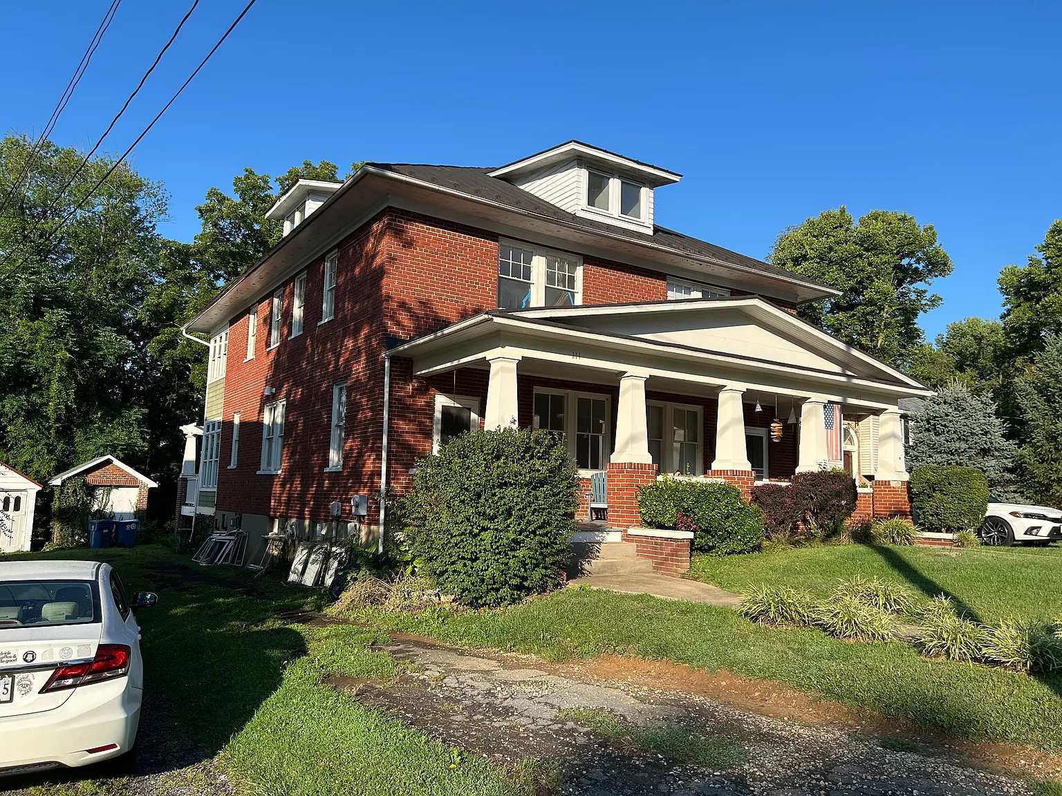 4 bed, 3.5 bath, 2000 sqft, $2,400 — Photo 1