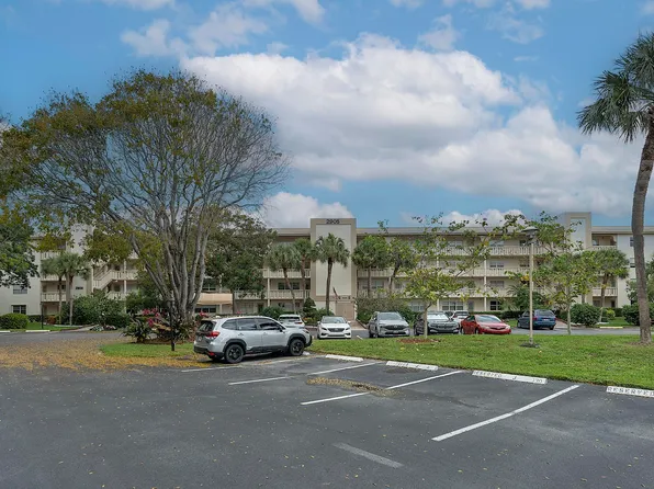 2905 Victoria Place #G4, Coconut Creek, FL 33066