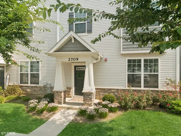 2709 Lily Ln, Rolling Meadows, IL 60008