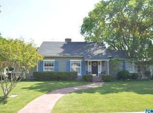 1501 W Kaweah Ave, Visalia, CA
