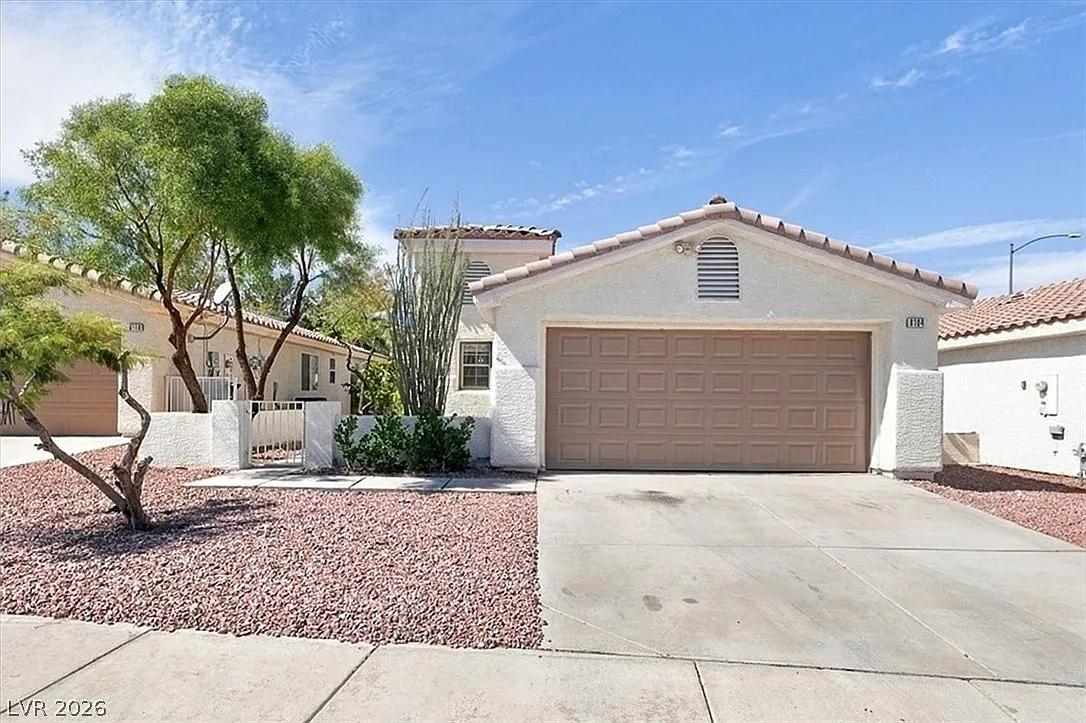 2 bed, 2.0 bath, 1055 sqft, $1,860 — Photo 1