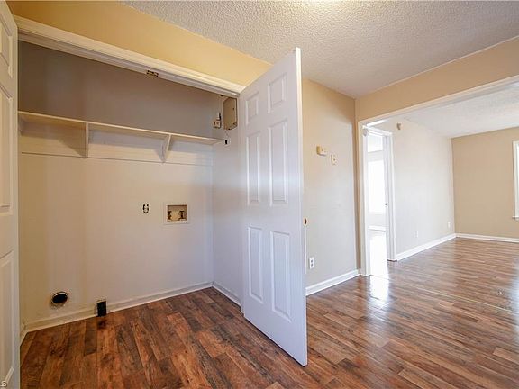 5th image of 2105 Blair Kahzan Dr