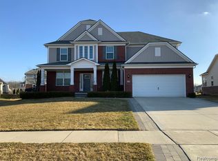 375 Pike St, Lake Orion, MI 48360
