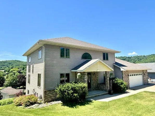 203 Eagle Bluff ROAD, La Crescent, MN 55947