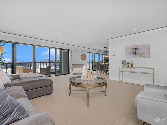 4th image of 320 Melrose Avenue E #704