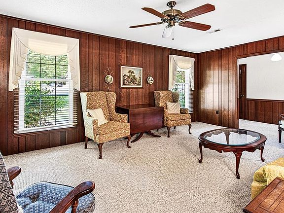 4th image of 2349 Lambert Dr