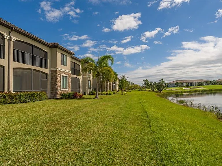 5624 Palmer Cir #203 — Photo 39