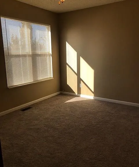 455 Widick St — Photo 6