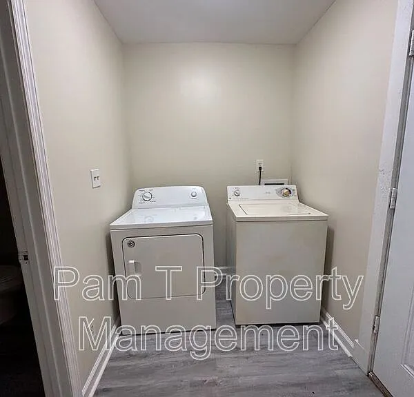 816 Ott St — Photo 8