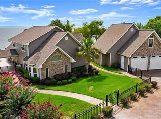 250 High Meadow Dr, Livingston, TX 77351