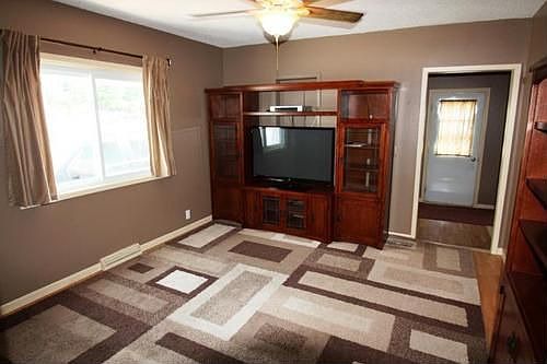 4th image of 407 C Ave