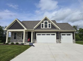 886 Cygnet Ct, Menasha, WI 54952