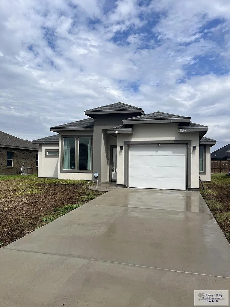 3 bed, 2.5 bath, 1361 sqft, $1,700 — Photo 1
