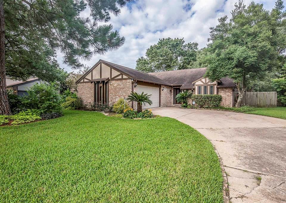 1st image of 15923 Tumbling Rapids Dr