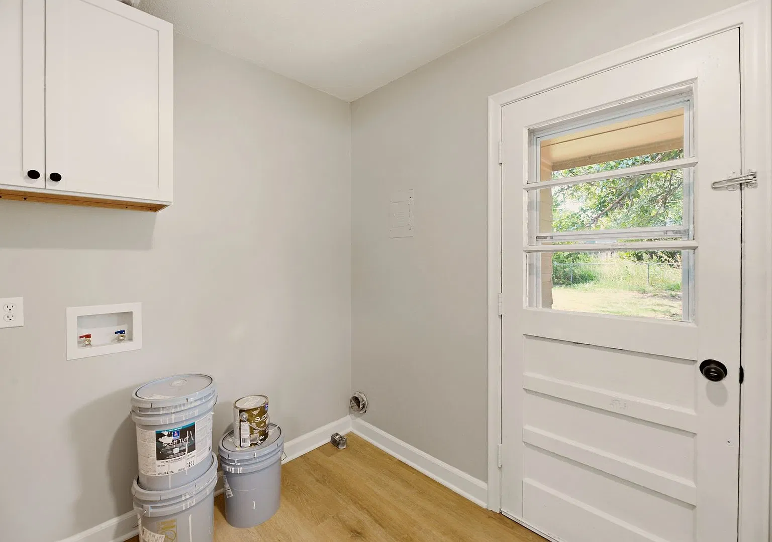 Charming 3-Bedroom Home in Derby — Photo 3