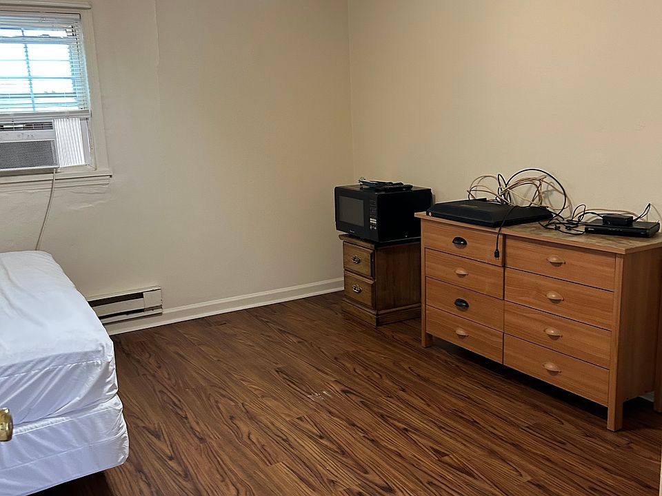 2nd image of 316 S Jefferson St #2