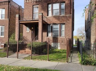 216 E 68th St, Chicago, IL 60637