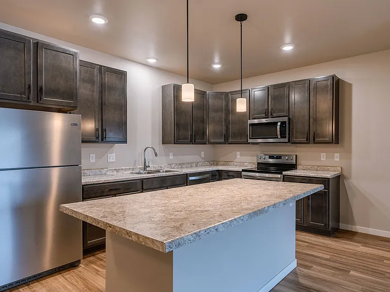 Fargo, ND Prairiewood Meadows Apartments | Kitchen