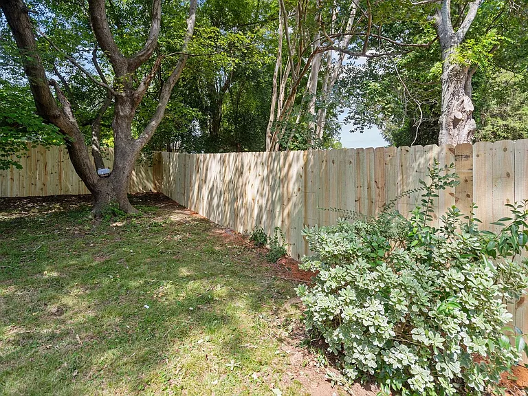 424 Peyton St — Photo 28