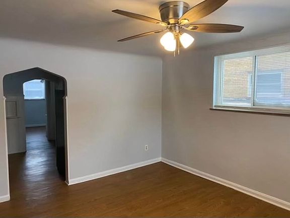 3rd image of 4330 Oakwood Ave APT 1