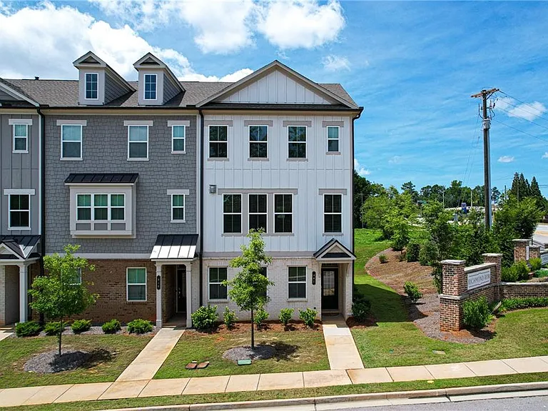 307 Danville Ave — Photo 1