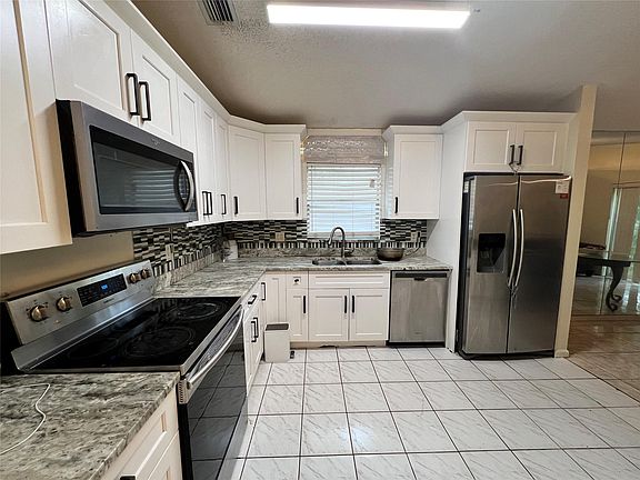 5th image of 1464 Waterway Cove Drive