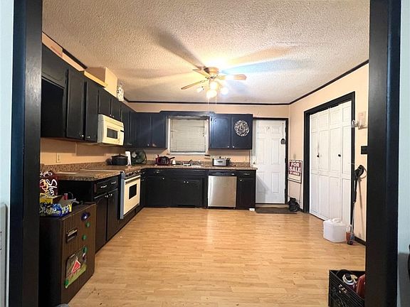 3rd image of 1414 N 27th St